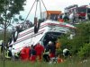 В Китае туристический автобус упал с высоты более 100 метров