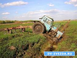 Производство тракторов в России сократилось более чем в 2 раза