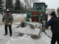 Городские службы очищают Владивосток от снега