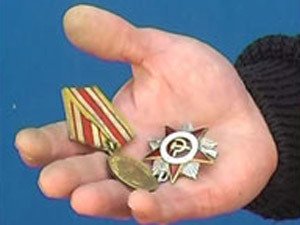В Приморье орден Великой Отечественной войны выбросили на помойку