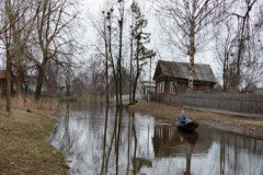 До сих пор небольшой подъем воды отмечается на ряде участков на реках Уссури
