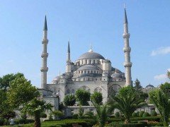 Жители небольшого города Мерфрисбро в американском штате Теннесси устроили акцию протеста против строительства мечети