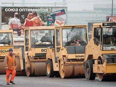 Во Владивостоке продолжаются работы по ремонту дорожного полотна основных магистралей и придомовых территорий