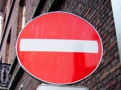 Во Владивостоке на Столетии перекрывают движение