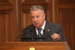 Виктор Ишаев скрепил своей подписью протокол Совета при полпреде