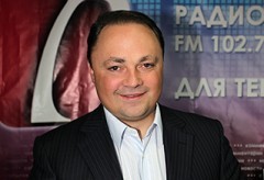 Ремонт дорог и общественный транспорт – лишь некоторые вопросы «Прямой линии» с Игорем Пушкаревым