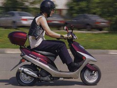 В Приморье водитель мокика оставил сбитого пешехода страдать на дороге