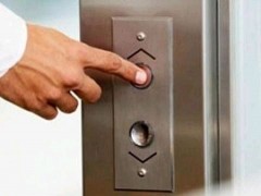 В многоэтажках Владивостока меняют лифты