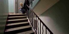 Пенсионерку убили в подъезде дома в Приморье