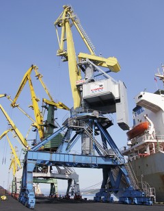 ОАО «Восточный Порт» приобрел новый портальный кран