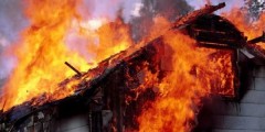 Пожарные Приморья вынесли мужчину из горящего дома