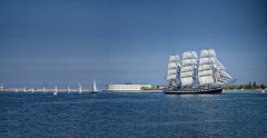«Надежда» опять уходит в море