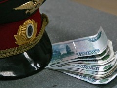Инспектор ДПС уволен из-за взятки во Владивостоке