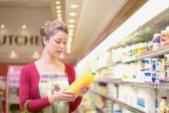 Женщины, которые читают этикетки на продуктах, худеют