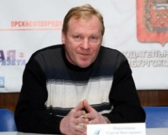 Известный челябинский хоккеист скончался во время матча