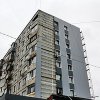 In Vladivostok, a strong wind tore the facade again house