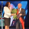 Елена Новицкая и Игорь Пушкарев вручили удостоверение Почетному жителю города