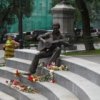 Igor Pushkarev `a la radio, "lemme", "Notre monument favori pour Vysotsky v'ehicule l'image d'un chanteur"