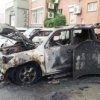 Ve Vladivostoku, policie kontrole zapalov'an'i vozidel
