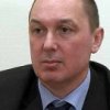 Chapitre krayzdrava Oleg Bubnov prodigu'e les premiers soins `a la journaliste baln'eaire