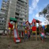 Ein neuer Spielplatz auf der Strasse Dobrowolski erschien hier zum ersten Mal in fast vierzig Jahren