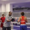 La leyenda del boxeo Roy Jones Jr. y el jefe de Vladivostok Igor Pushkarev abri'o un nuevo gimnasio