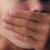 Ouzbek homme a tent'e de violer une jeune fille sourde-muette de neuf ans dans Primorye