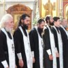 Khabarovsk Krai sel magdurlari Ortodoks rahipler