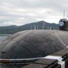 Submarin nuclear a luat foc ^in doc plutitor, a carui functionare a fost interzisa de catre o instanta