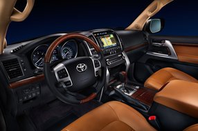 Toyota    Land Cruiser 200