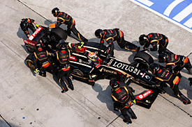 В Lotus уверены, что смогут побороться с McLaren, несмотря на неудачи на старте