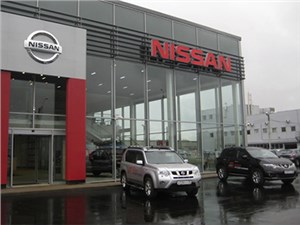   Nissan      - 