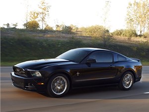 Ford      Mustang  GT - 
