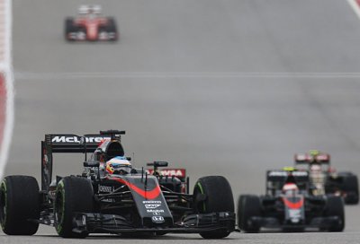 В McLaren расследуют причину отказа двигателя на машине Фернандо Алонсо