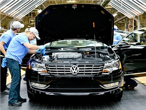 Volkswagen        Passat - 