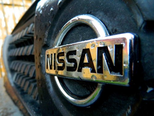   Nissan  33    - 