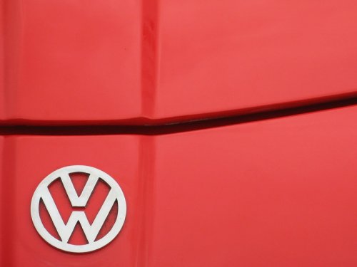 Volkswagen AG         - 