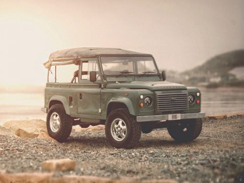 Land Rover     Defender - 