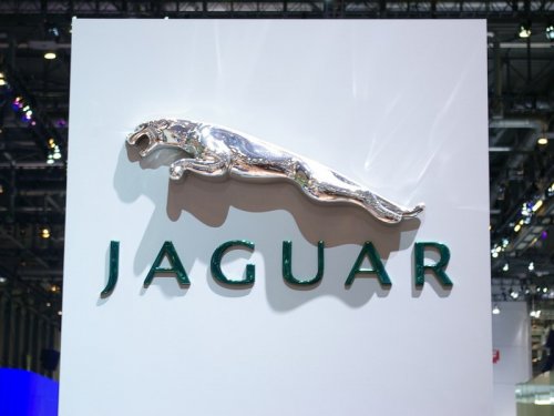 Jaguar анонсировал появление своего первого электрокроссовера - автоновости