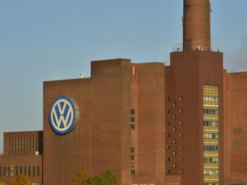   Volkswagen AG      3  - 