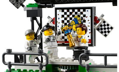 Lego выпустила конструктор Mercedes AMG F1 team