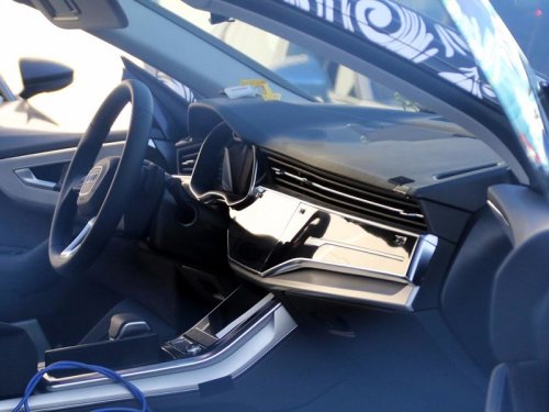 Рассекречен интерьер Audi Q8 - автоновости
