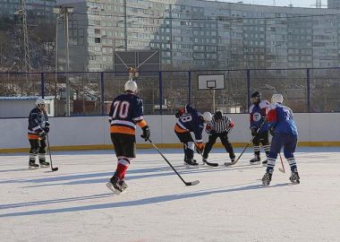 Турнир по дворовому хоккею 2018: «Акулы» одержали свою первую победу Турнир по дворовому хоккею 2018: «Акулы» одержали свою первую победу