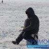 Despite the danger, Vladivostok fishermen continue to fish until April