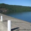 Attenzione vacanza vicino Artyom Reservoir prodotto la scarico programmato di acqua