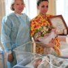 Das erste Kind, geboren am 2. Juli, gratuliert Helena Shchegoleva