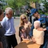 El personal del MINISTERIO de educaci'on realizaron una piscina al aire lecci'on  en Vladivostok
