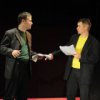 Le jeune dramaturge de Vladivostok d'ecide de l''equation `a inconnues