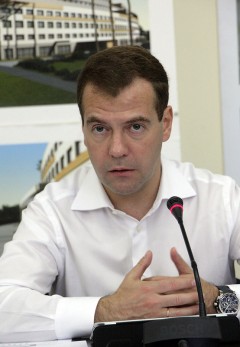 Dmitry Medvedev ha incaricato i ministri russi per fornire calore