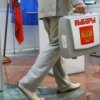 A 18 ore, l'affluenza alle urne a Vladivostok era pi`u di 70000 persone